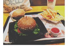 -The Habit Burger Grill 哈比特汉堡(复兴soho店)