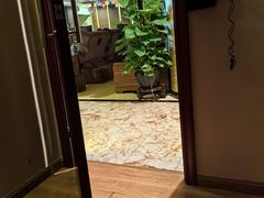 -卡罗酒店(东门晒布地铁站店)