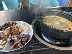 -野菌皇海景野生菌火锅(滨海大道店)