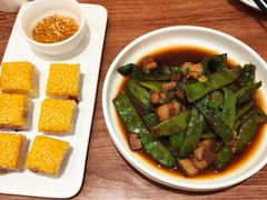 五花肉焖豆角-晋家门(弘阳广场店)