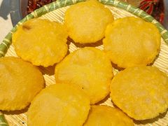 -茅草房·河畔园林火锅
