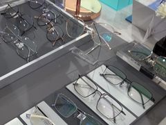 -视野联行眼镜蔡司·依视路官方授权店(顺城店)
