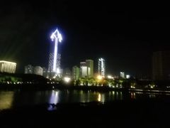 -万绿园