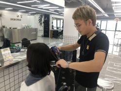 -宫铭烫发染发接发店