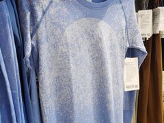 -lululemon(比斯特购物村店)