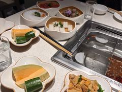 -海底捞火锅鲜切牛肉主题店(长寿路店)