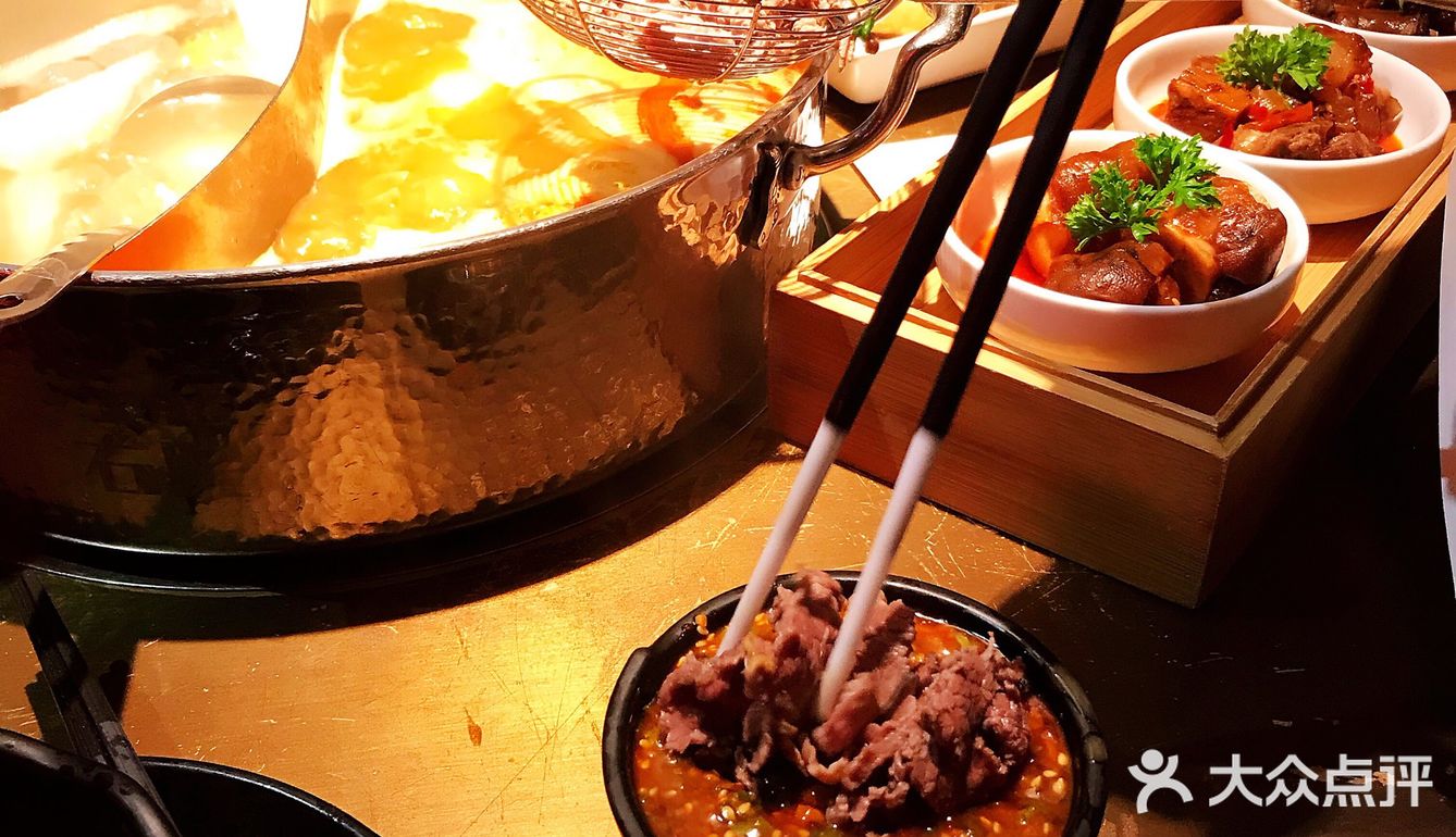 很清爽的火锅 清汤可以喝 牛杂好像比牛肉好吃点