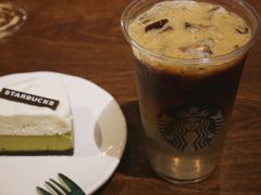 -星巴克臻选(南京金茂览秀城店)