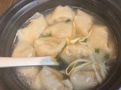 砂锅蟹粉馄饨-馋三尺蟹粉小笼(人民广场店)