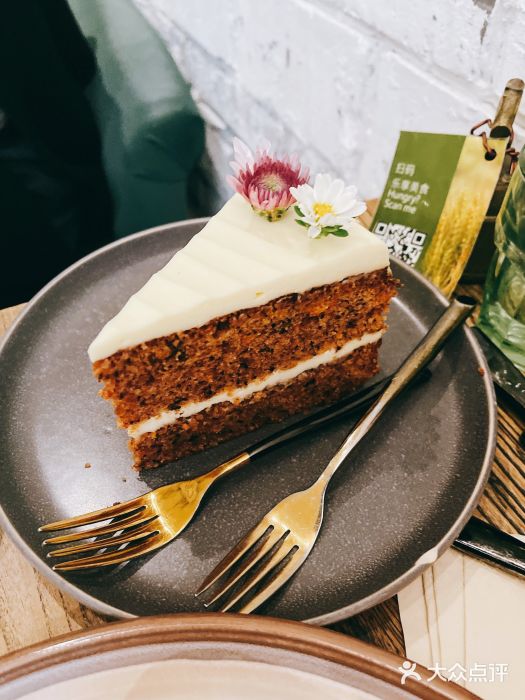 O'mills Sourdough Bakery&Bistro(永嘉路店)胡萝卜蛋糕图片