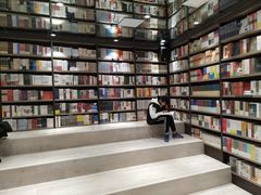 -钟书阁(群光广场店)