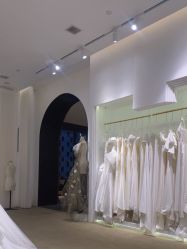 -派丽莫Pellimo原创设计婚纱品牌