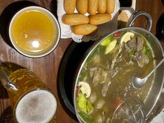 -乡土黄·鲜牛肉火锅·小龙虾(兴业街店)