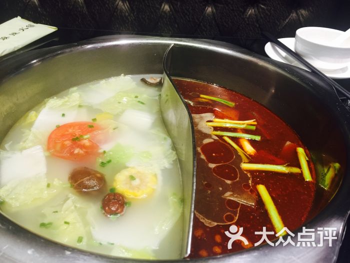 吴记老锅底麻辣火锅(福州路店)图片 - 第1张