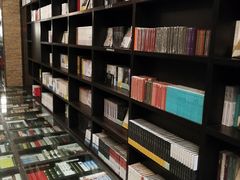 -钟书阁(松江泰晤士小镇店)