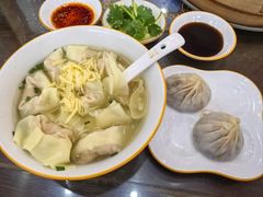 -笑来喜馄饨小笼工坊(通扬路店)