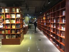-新华书店(印象城店)