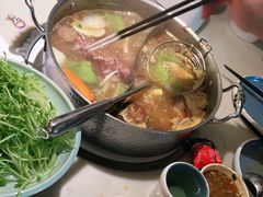 -左庭右院鲜牛肉火锅(浦江欢乐颂店)