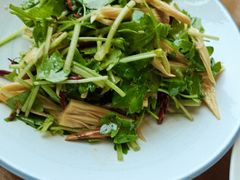 小芹菜拌腐竹-臻悦海宴.家宴(奥体中心店)