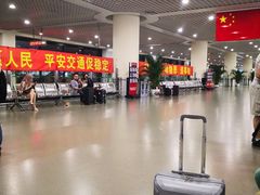 -龙阳路磁悬浮列车总站-停车场