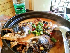 -临江餐馆二楼美食部落