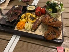 -Mark&Mars Restaurant