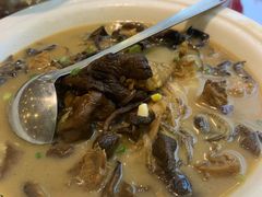 小鸡炖棒蘑-长城东北菜(新港西路店)