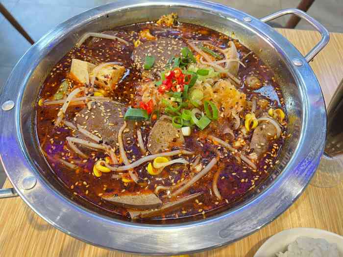 三丰冒菜(安盛店)-"位于安盛侧面,之前好像是脆皮馄饨的店,里.