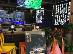 -洪氏嗨捞·广东猪肚鸡·椰子鸡火锅(西咸万象城店)