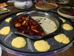 -三人行骨头王火锅(长寿店)