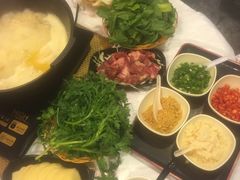 -鲜入围煮花胶鸡海鲜火锅