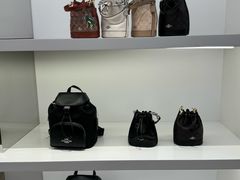 -百年港湾奥特莱斯(香炉礁店)