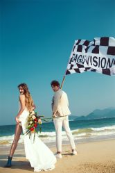 俏皮可爱-巴黎婚纱摄影工作室