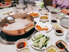 -洪氏嗨捞·广东猪肚鸡·椰子鸡火锅(西咸万象城店)