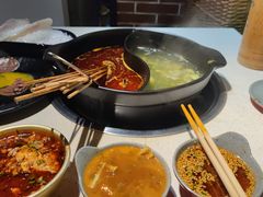-钢管厂五区小郡肝串串香火锅(梅川路店)