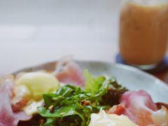 -ROAST coffee & eatery