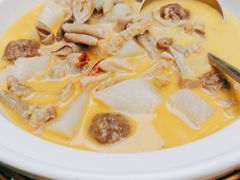 牛腩牛杂煲-渝半城经典川粤菜(重庆天地店)