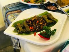 -刘姐啤酒鱼民族演艺餐厅(西街总店)