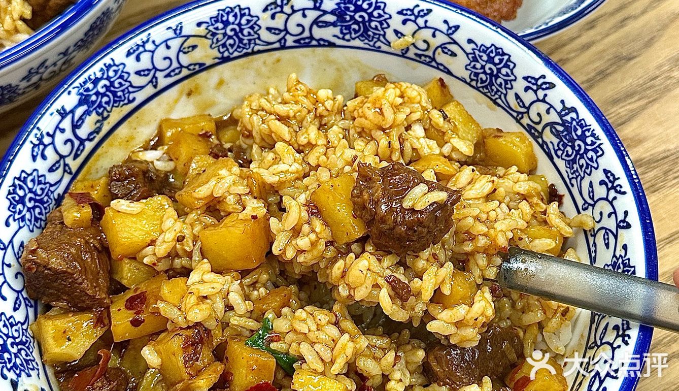 谁能拒绝得了这么一碗牛肉🍚