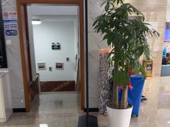 -茂菊口腔连锁(浦东南路店)