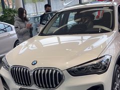 -上海宝信宝马4S店