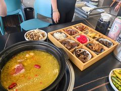 -野菌皇海景野生菌火锅(滨海大道店)