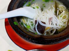 -刚砂锅鸡丝米线