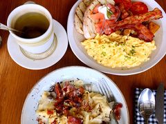 -ROAST coffee & eatery