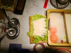 -尚尚仙·酸汤猪手·猪肚鸡火锅(华联万柳购物中心店)