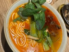 -粉八·云南米线·建水烧烤(常熟路店)