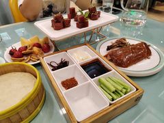 明湖烤鸭-鹊华居·地道鲁菜·海鲜·融合味(大明湖店)