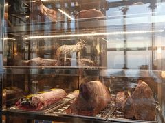 面包甜点陈列柜-上海柏悦酒店·世纪100牛排馆