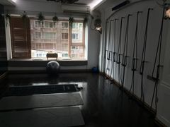 瑜伽房-简·无界健身工作室·运动康复·体态(石厦店)
