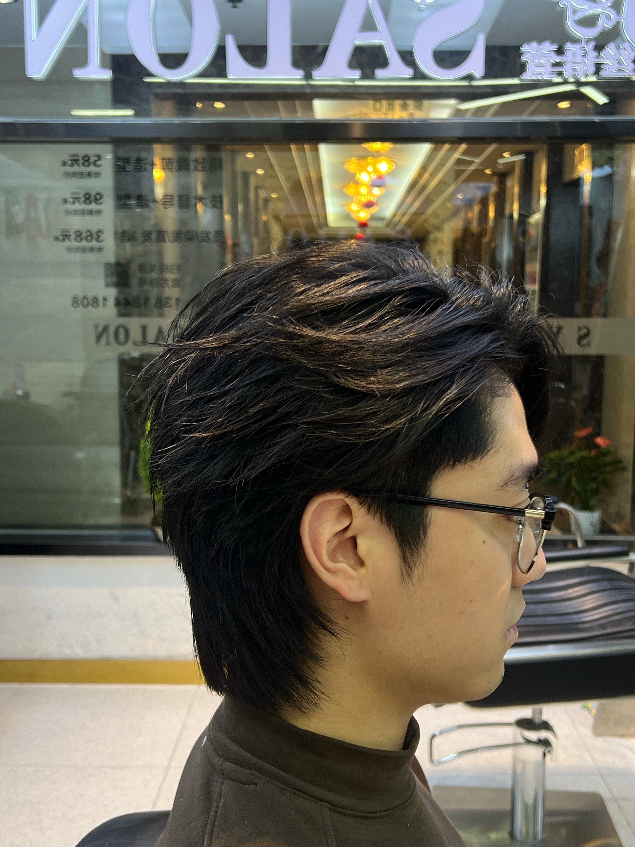 剪出艺术感男发